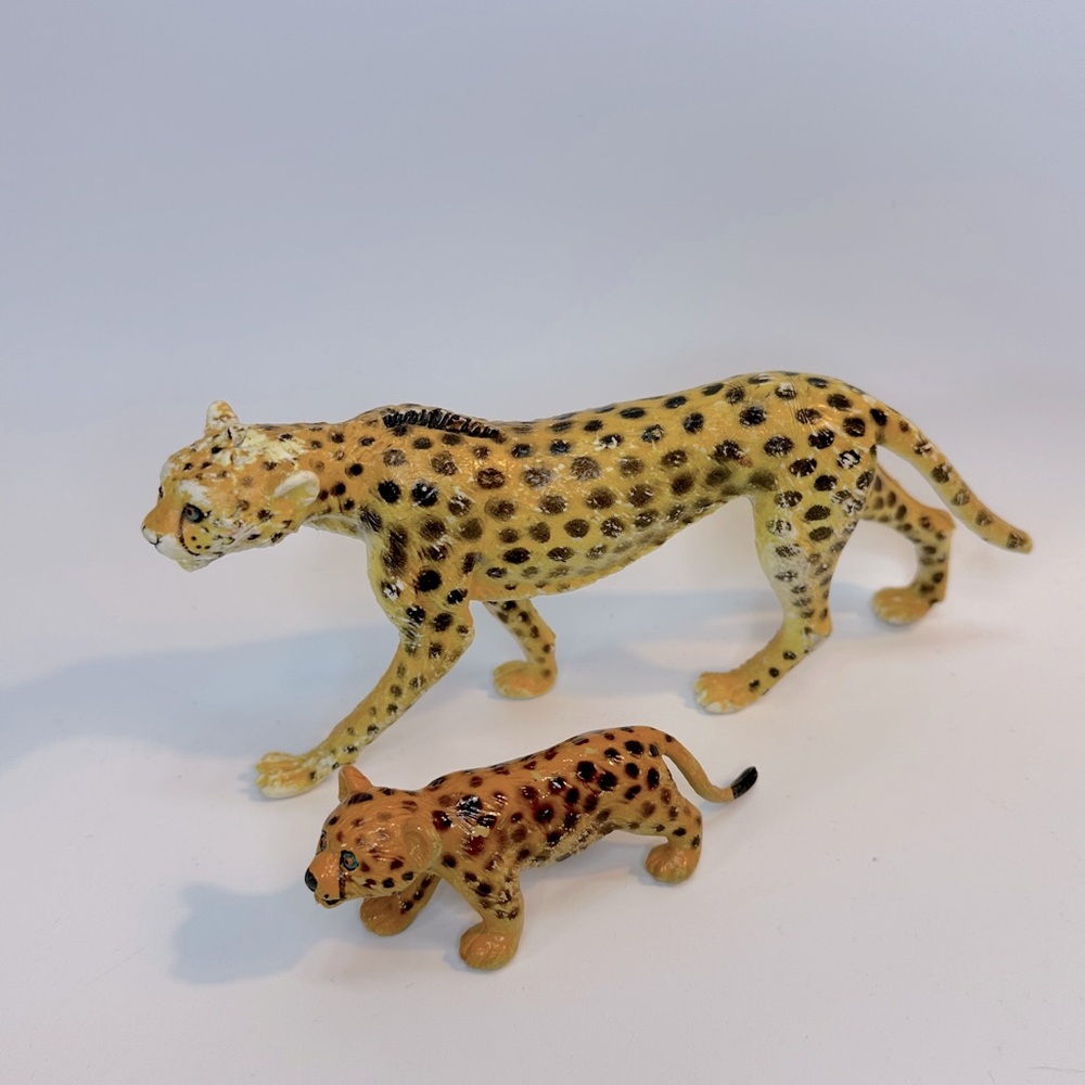 VTG‎ AAA Cheetah Mom and Baby Figurines Figure Set Rubber Animal Toys